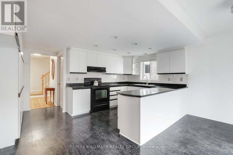 29294142/6-robina-avenue/westcliffe-estates/ottawa/ontario/K2H9R3_8