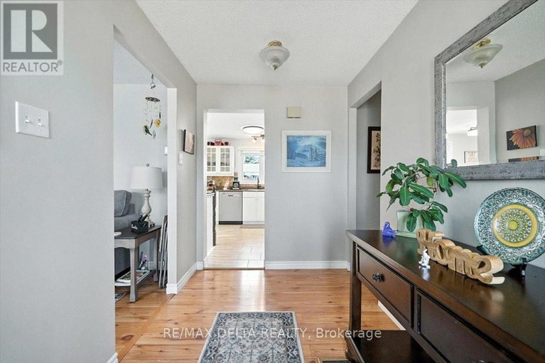 28749415/444-gilles-street/town-of-rockland/clarence-rockland/ontario/K4K1H4_6