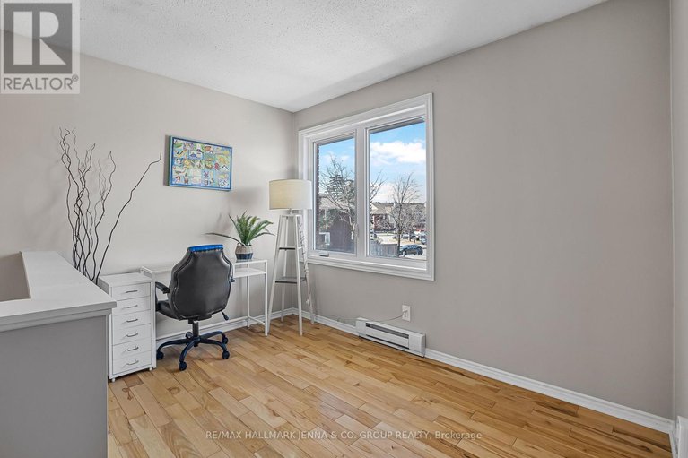 28573381/207-1760-cabaret-lane/fallingbrookpineridge/ottawa/ontario/K4A2H1_17