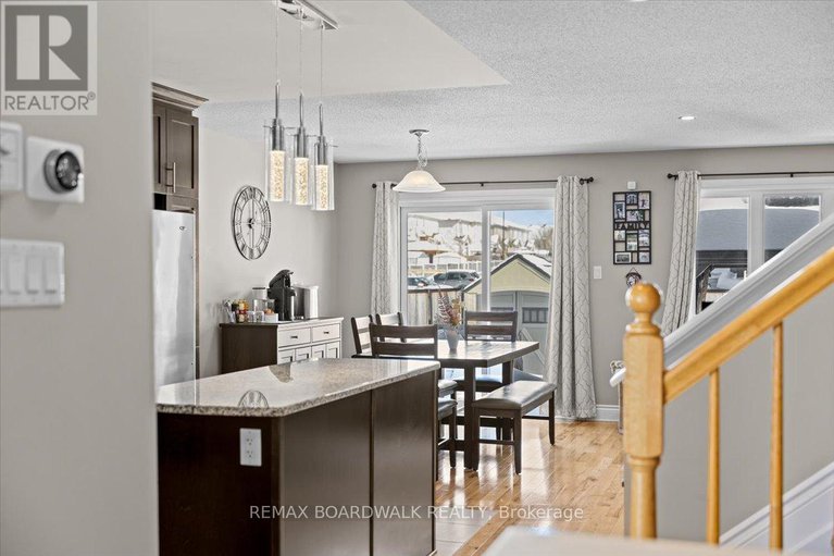 29414460/2424-marble-crescent/town-of-rockland/clarence-rockland/ontario/K4K1P6_25