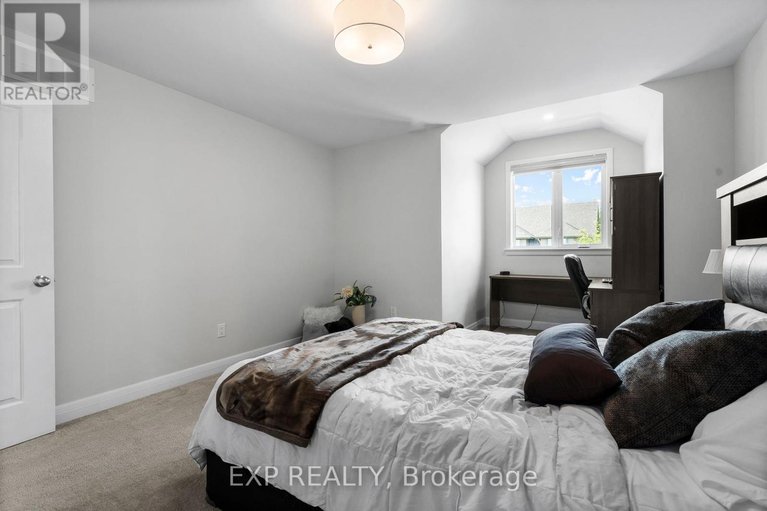 28811431/25-stanhope-court/stonebridge/ottawa/ontario/K2J6S2_40