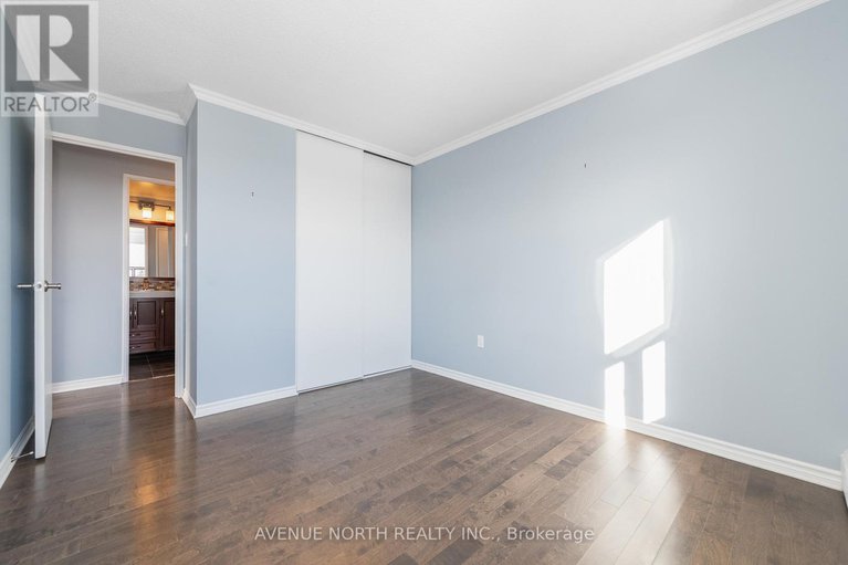 29281426/503-2400-virginia-drive/urbandale-acres/ottawa/ontario/K1H8L3_27