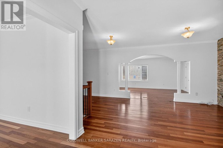 29439307/599-ballycastle-crescent/riverside-south/ottawa/ontario/K1X0A2_9