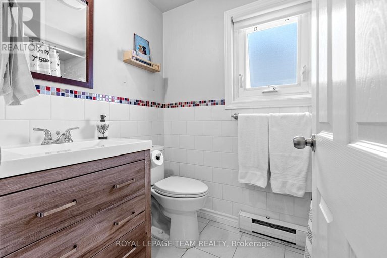 29675105/25-grady-crescent/sheahan-estatestrend-village/ottawa/ontario/K2H5S2_24