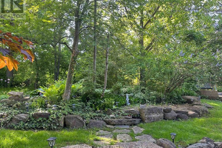 29610201/1105-edward-street/manotick-long-island-nicholls-island/ottawa/ontario/K4M1G8_36