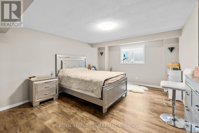 28760673/1280-ben-royal-avenue/greely/ottawa/ontario/K4P1A3_29