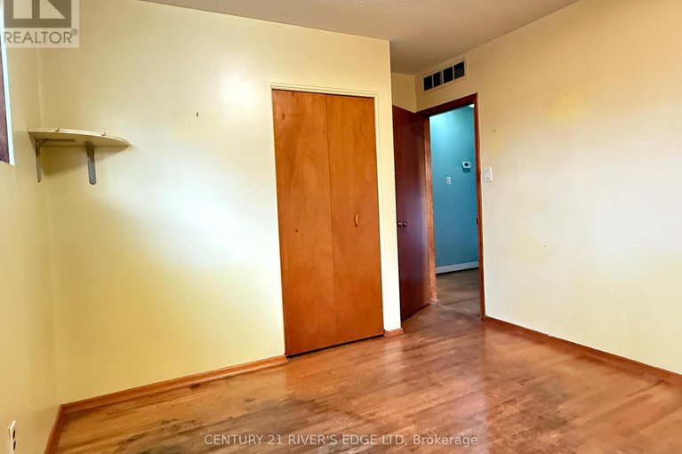 29085138/2527-needham-crescent/brookfield-gardens/ottawa/ontario/K1V6K1_23