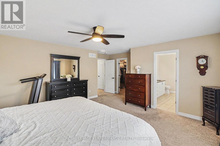 29634644/717-magnolia-street/avalon-west/ottawa/ontario/K4A0Z2_17