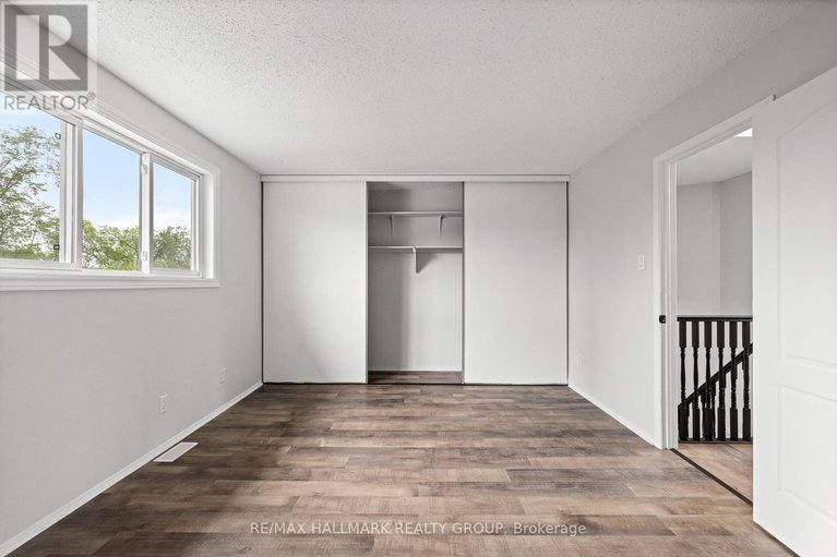28354842/1083-millwood-court/convent-glen-north/ottawa/ontario/K1C3E9_28