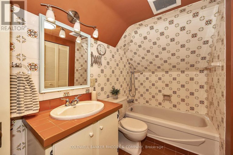 29667356/592-besserer-street/sandy-hill/ottawa/ontario/K1N6C9_30