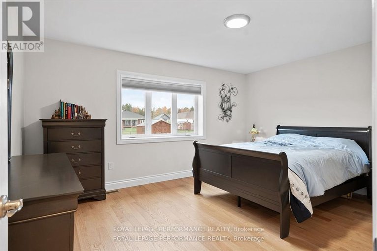 29462956/55-dale-street/long-sault/south-stormont/ontario/K0C1M0_16