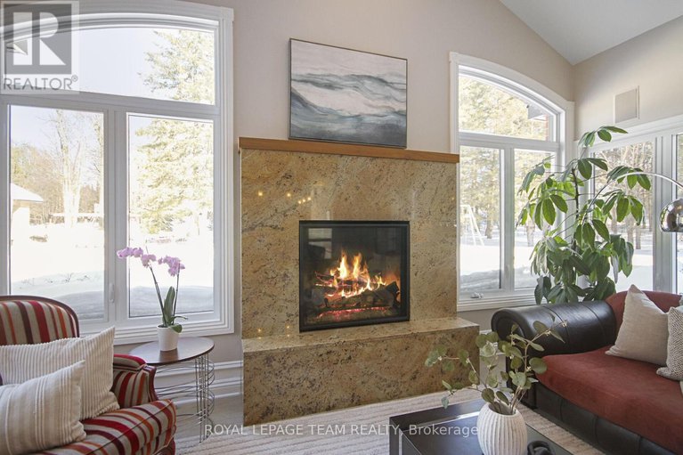 28765946/5849-queenscourt-crescent/manotick-east-to-manotick-station/ottawa/ontario/K4M1K3_18