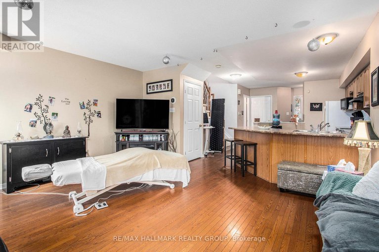 28493809/119-topham-terrace/fallingbrookgardenway-south/ottawa/ontario/K4A5B8_6