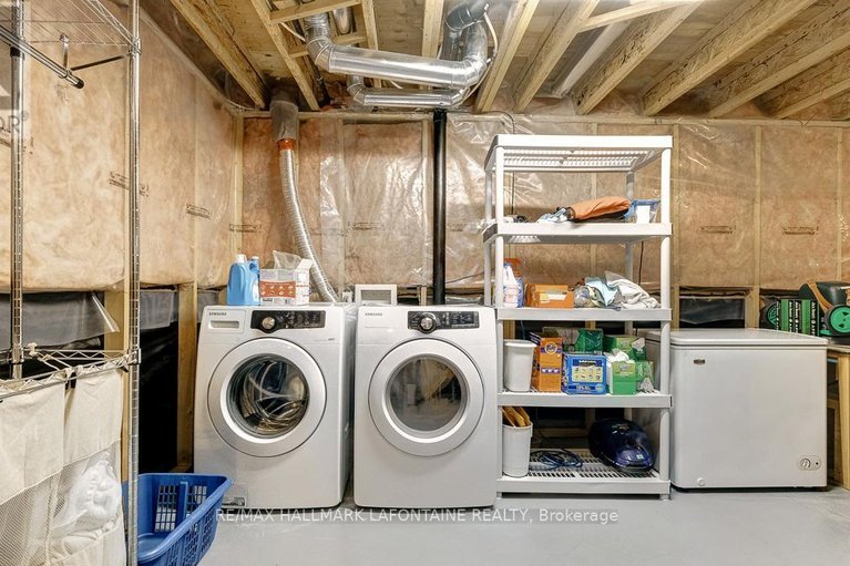 29570539/315-rustic-hills-crescent/springridgeeast-village/ottawa/ontario/K4A5A8_42