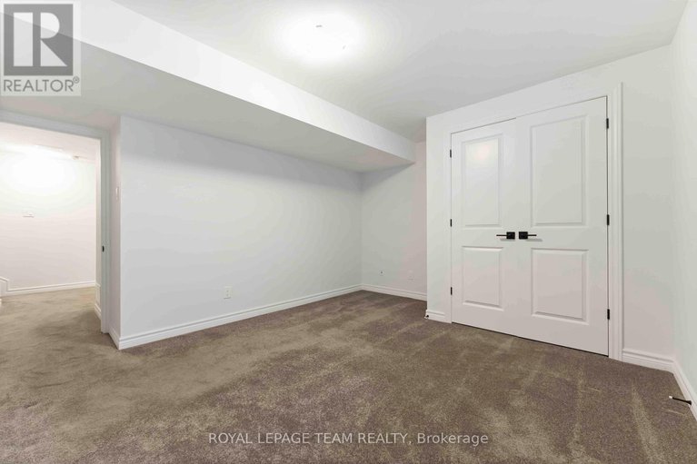 28647828/1010-brian-good-avenue/riverside-southgloucester-glen/ottawa/ontario/K4M0R3_48