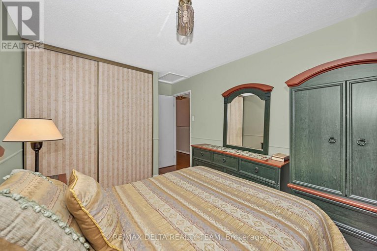 29107738/427-mockingbird-drive/chatelaine-village/ottawa/ontario/K1E2A8_24