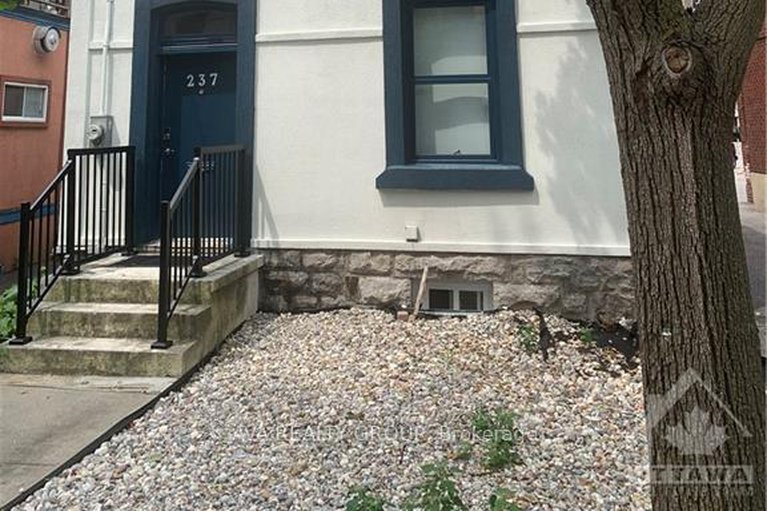 27250107/237-nepean-street/downtown/ottawa/ontario/K2P0B7_1