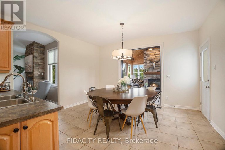 28917839/16-canadian-drive/remainder-of-stittsville-area/ottawa/ontario/K0A1B0_12