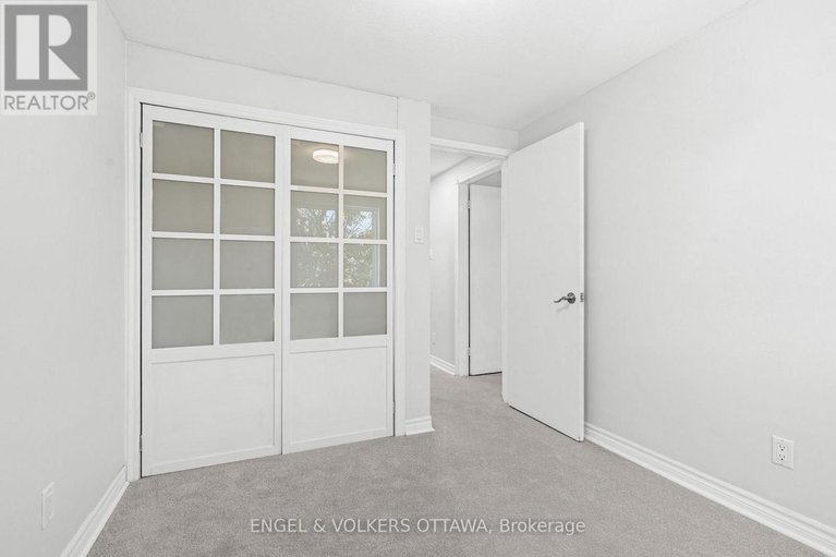29006192/1540-mimosa-avenue/riverview-park/ottawa/ontario/K1G4C9_24