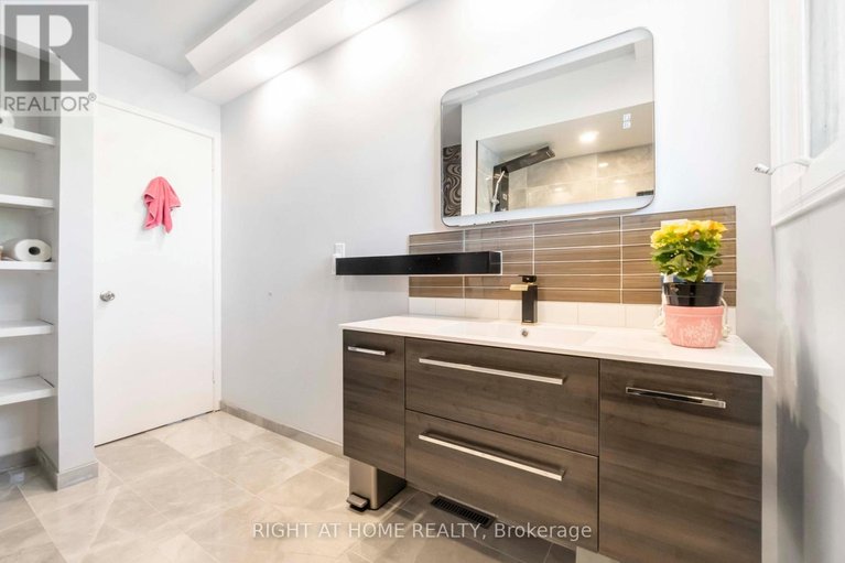 29456143/3-21-midland-crescent/arlington-woods/ottawa/ontario/K2H8P6_14