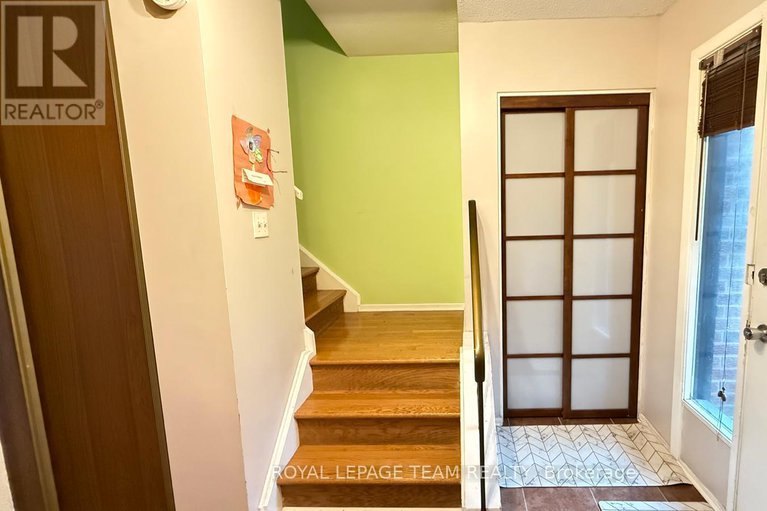 28973680/438d-moodie-drive/westcliffe-estates/ottawa/ontario/K2H8A6_2