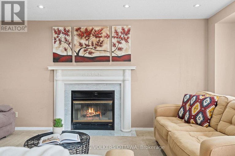 28550043/4-collingwood-crescent/morgans-grantsouth-march/ottawa/ontario/K2K2G6_19