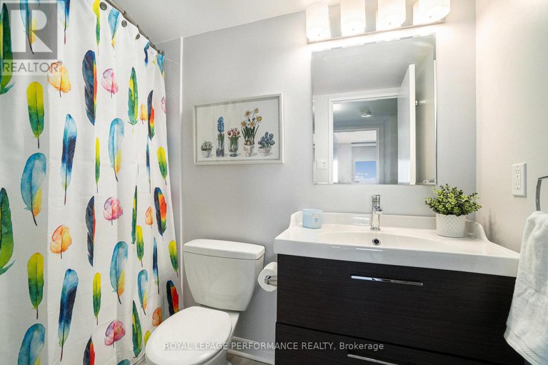28976196/1508-1195-richmond-road/woodroffe/ottawa/ontario/K2B8E4_21