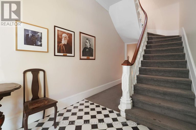 28961457/5-274-daly-avenue/sandy-hill/ottawa/ontario/K1N6G5_9