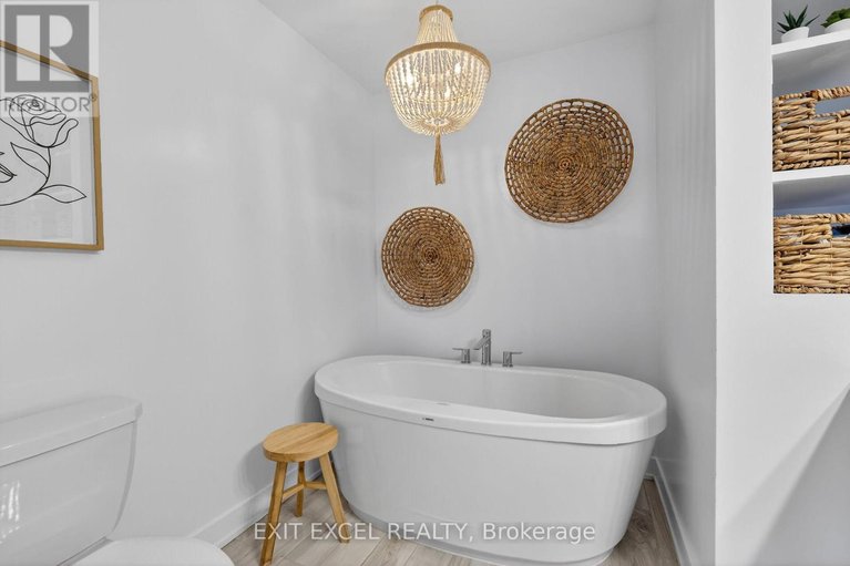 29663651/240-zinnia-way/riverside-southgloucester-glen/ottawa/ontario/K4M0K8_27