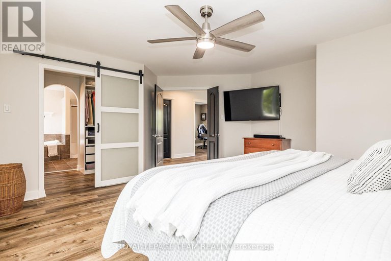 28449853/333-timbertrail-terrace/springridgeeast-village/ottawa/ontario/K4A5A6_26