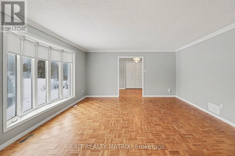 29553238/8329-rodney-farm-drive/osgoode-twp-north-of-reg-rd-6/ottawa/ontario/K0A2P0_8