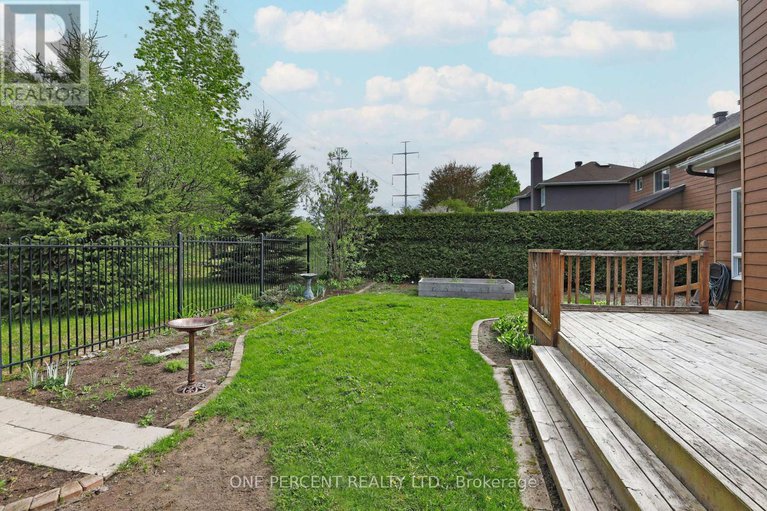 28322814/33-shannondoe-crescent/bridlewood/ottawa/ontario/K2M2H1_30