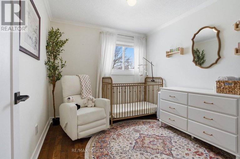 29378693/24-binscarth-crescent/glencairnhazeldean/ottawa/ontario/K2L1S1_17