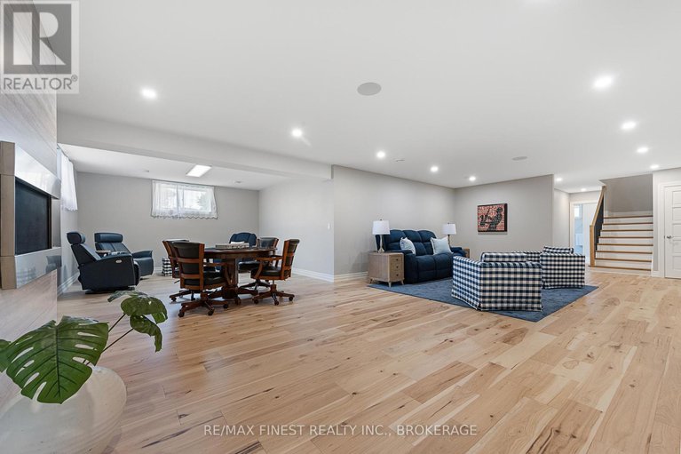 28393818/717-mcmanus-avenue/manotick-village-manotick-estates/ottawa/ontario/K4M0B2_24