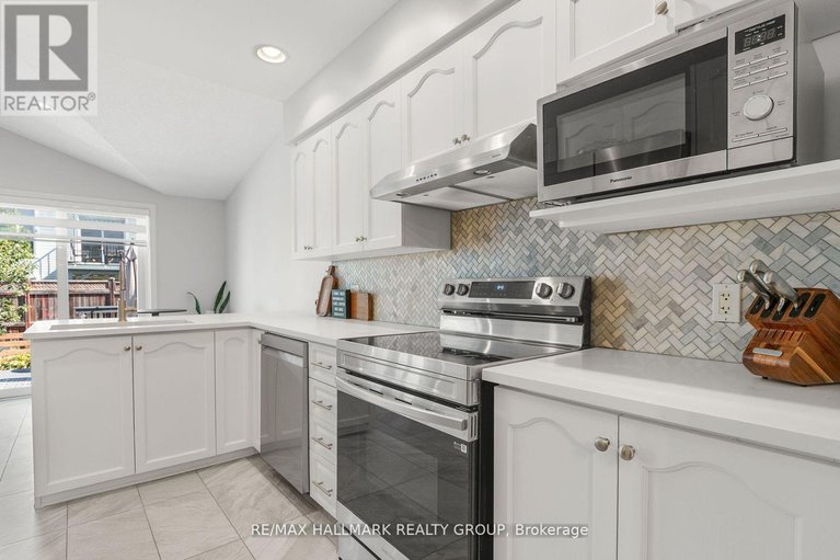 28990244/31-saddlesmith-circle/emerald-meadowstrailwest/ottawa/ontario/K2M2Y8_9