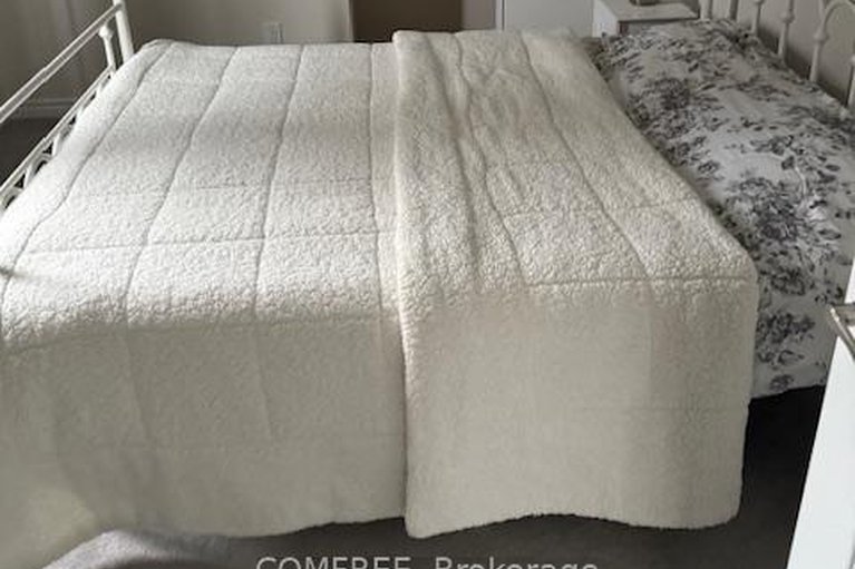 29477970/784-logperch-circle/half-moon-bay/ottawa/ontario/K2J6K3_13