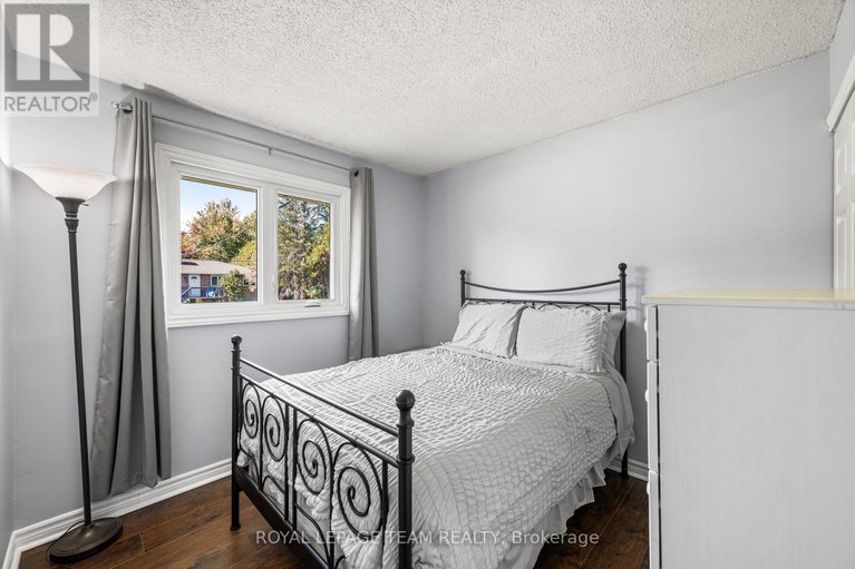 29023588/6521-jack-pine-crescent/greely/ottawa/ontario/K4P1E1_21