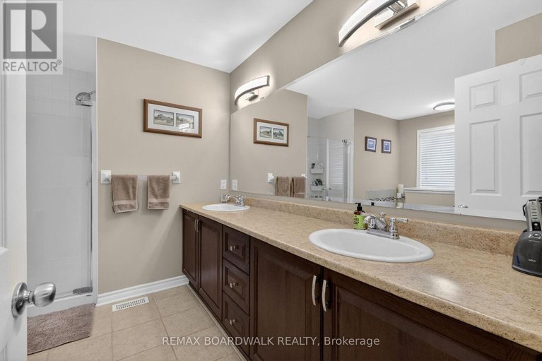 29627313/241-denali-way/stittsville-north/ottawa/ontario/K2S0N1_23