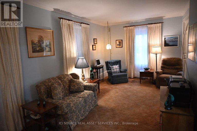 29278430/11-peter-street/maxville/north-glengarry/ontario/K0C1T0_7