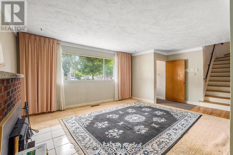 28568796/2375-cheshire-road/parkway-park/ottawa/ontario/K2C1G2_9
