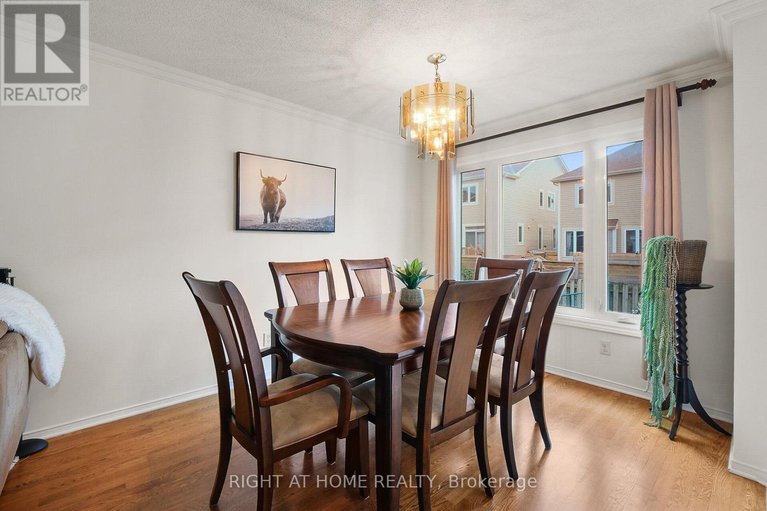 28515655/77-flowertree-crescent/emerald-meadowstrailwest/ottawa/ontario/K2M2R7_12