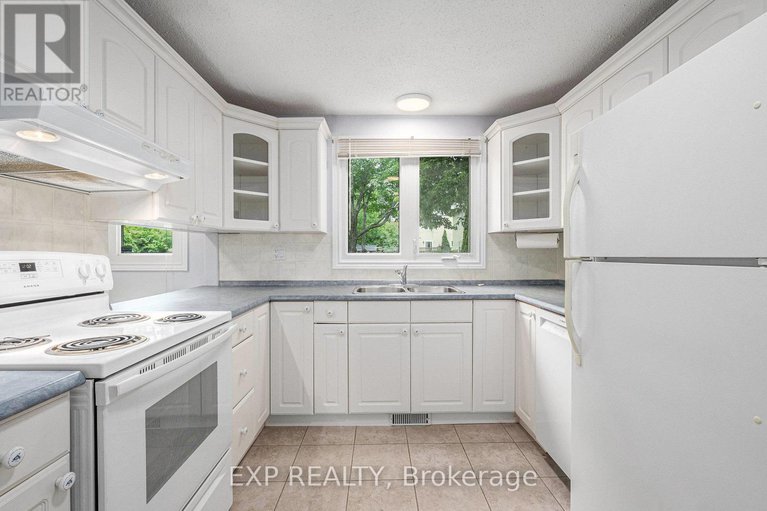 28500689/75-chesterton-drive/borden-farmstewart-farmcarleton-heightsparkwood-hills/ottawa/ontario/K2E5T5_9