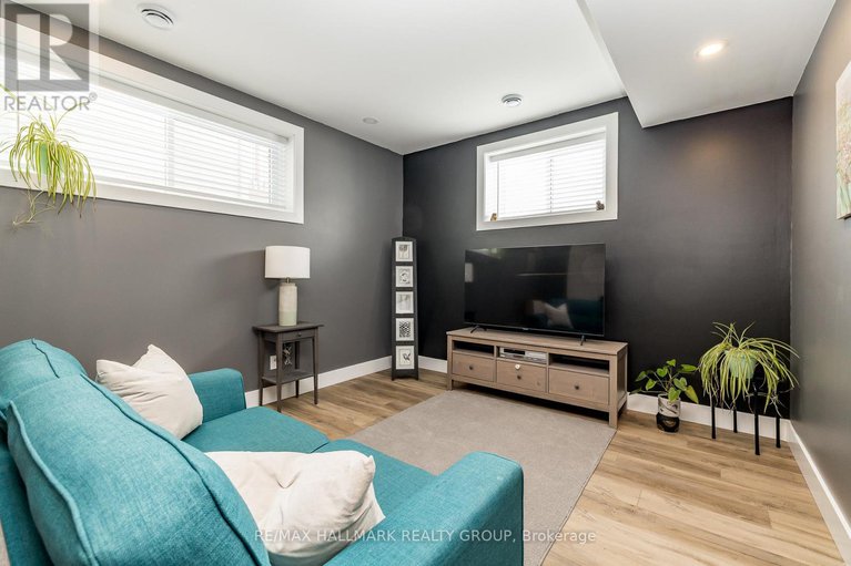28347410/87-cobblestone-drive/village-of-russell/russell/ontario/K4R0B2_40