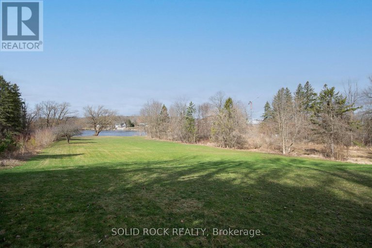 28251367/724-river-road/riverside-southgloucester-glen/ottawa/ontario/K4M1B2_32