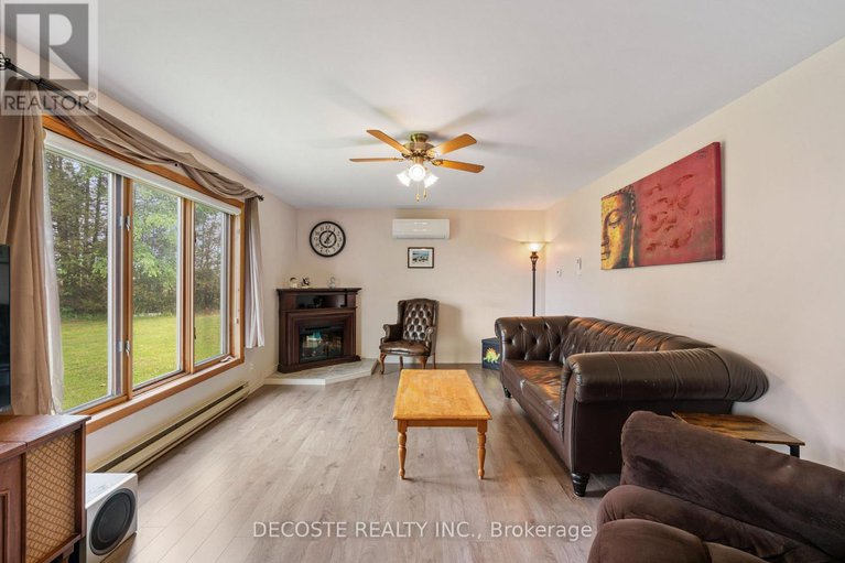 28437617/20351-pineview-crescent/south-glengarry-lancaster-twp/south-glengarry/ontario/K0C1A0_12