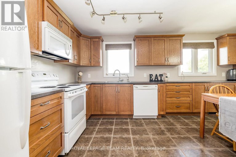 28642297/1234-kinburn-side-road/dunrobin/ottawa/ontario/K0A3M0_15