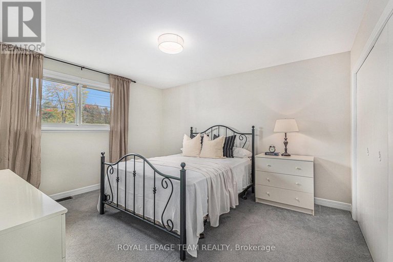28989403/11-horner-drive/lakeview-park/ottawa/ontario/K2H5E6_13