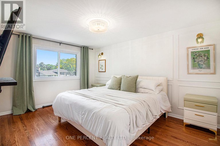 28684003/1042-harkness-avenue/riverside-park/ottawa/ontario/K1V6P2_9