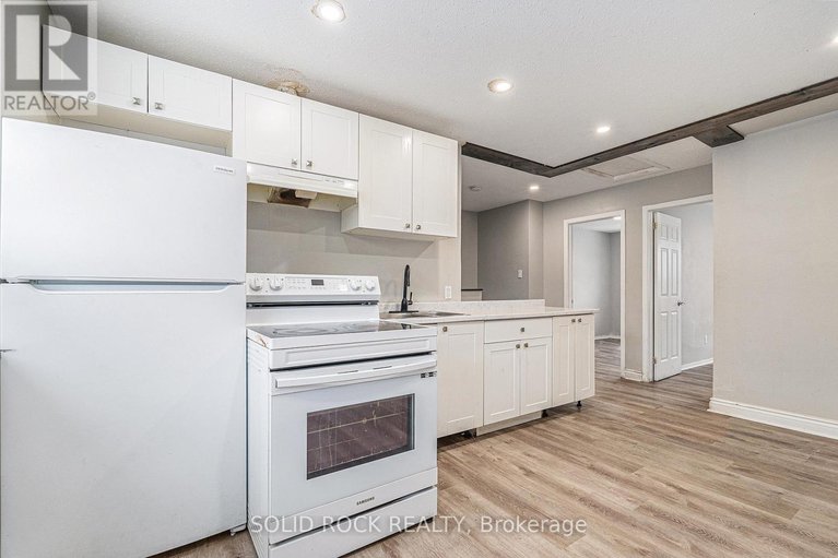 28367729/1432-leigh-crescent/carson-grove/ottawa/ontario/K1J8E4_15