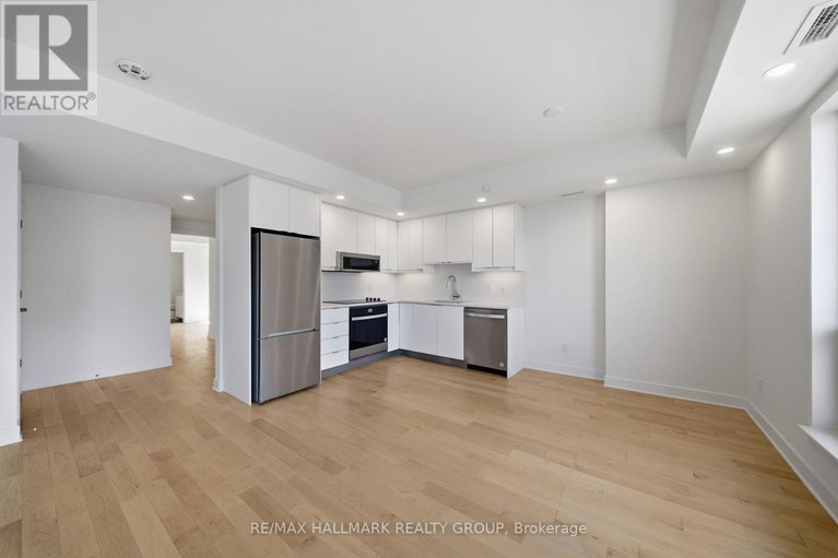 29589386/2001-180-george-street/lower-townbyward-market/ottawa/ontario/K1N0G8_9